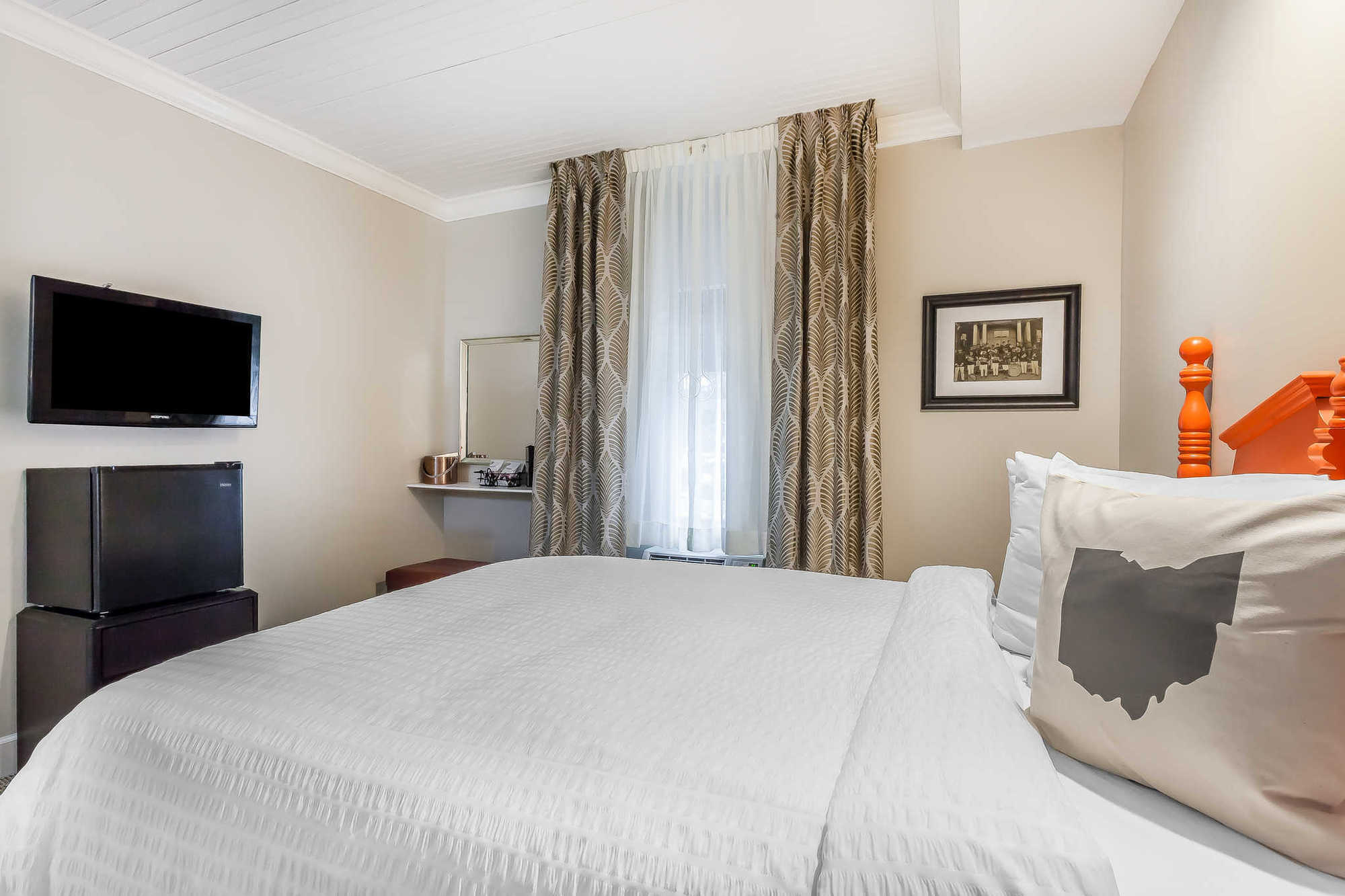 The Aurora Inn Hotel And Event Center Szoba fotó
